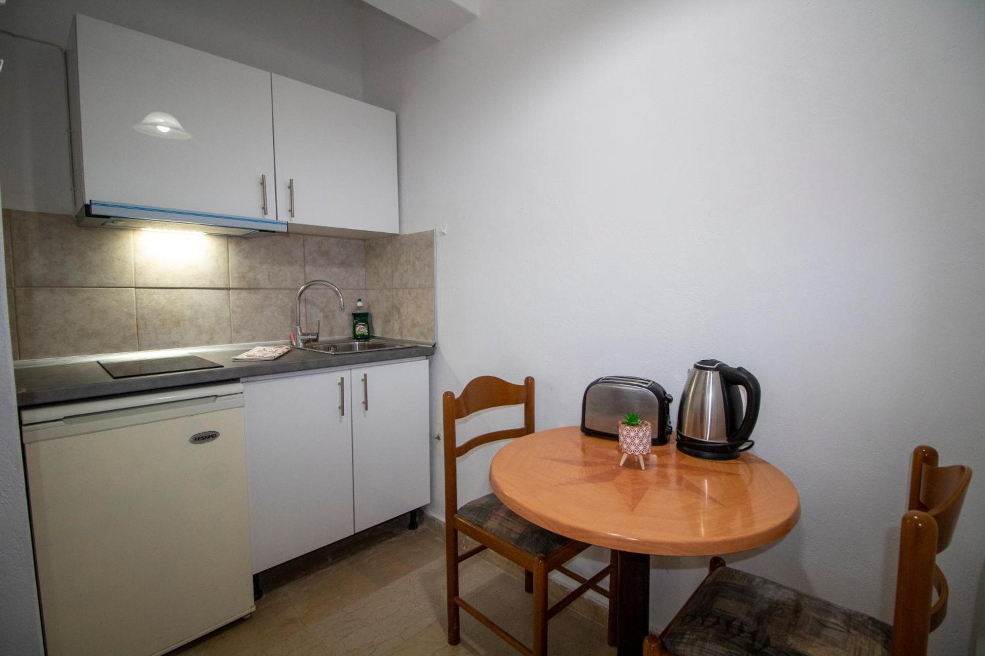 Harry'S Bar & Apartments 1 Acharavi  Ngoại thất bức ảnh