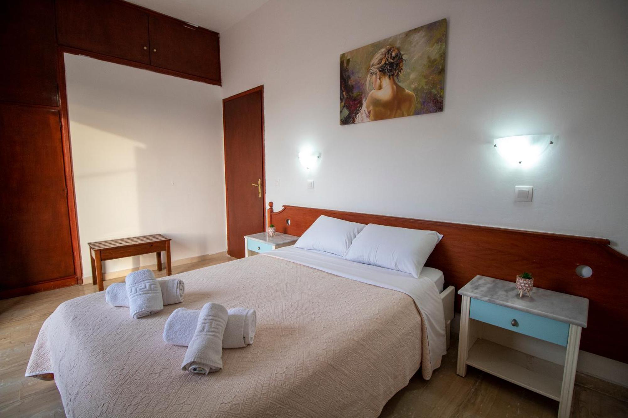Harry'S Bar & Apartments 1 Acharavi  Ngoại thất bức ảnh